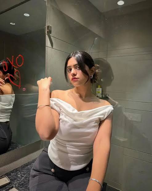 CALL GIRLS IN DELHI Savitri Nagar ꧁❤[☎️+91 70421 VIP 104524 ❤꧂ ...