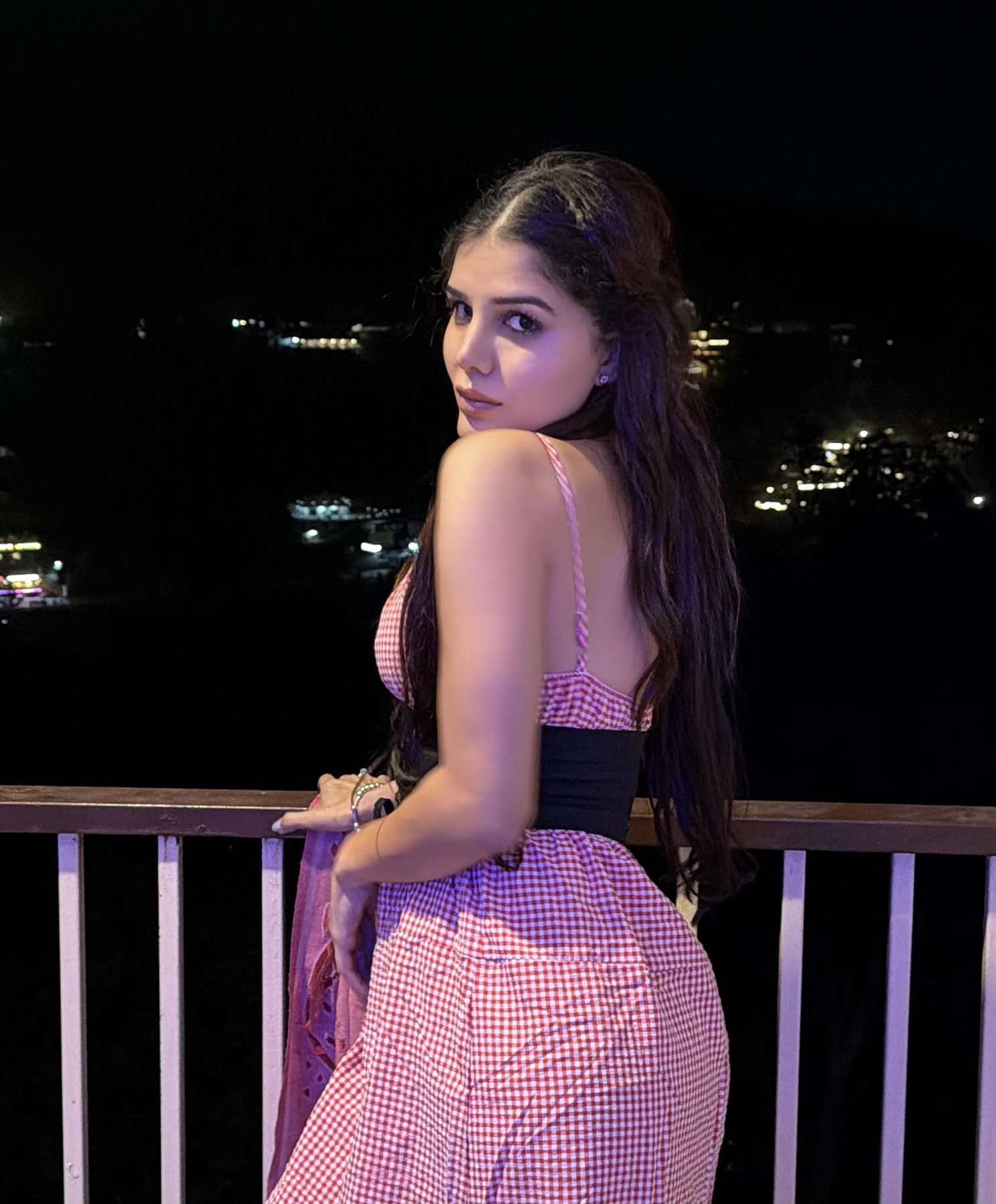 Call Girls Service In Sector 62 Noida 8448079011✨𝓗𝓞𝓣 𝓖𝓲𝓻𝓵𝓼 𝓘𝓷 Noida