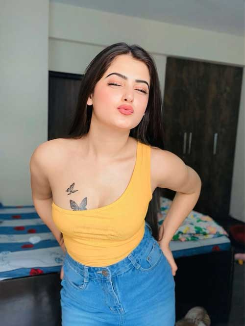 Low rate Call girls in District Center Delhi | 9899985641 in Delhi