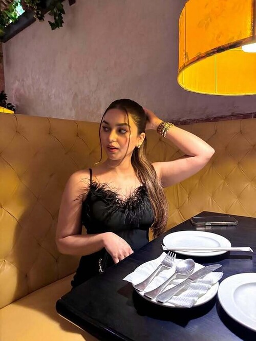 Low rate Call girls in Neeti Bagh Delhi | 9899985641 in Delhi