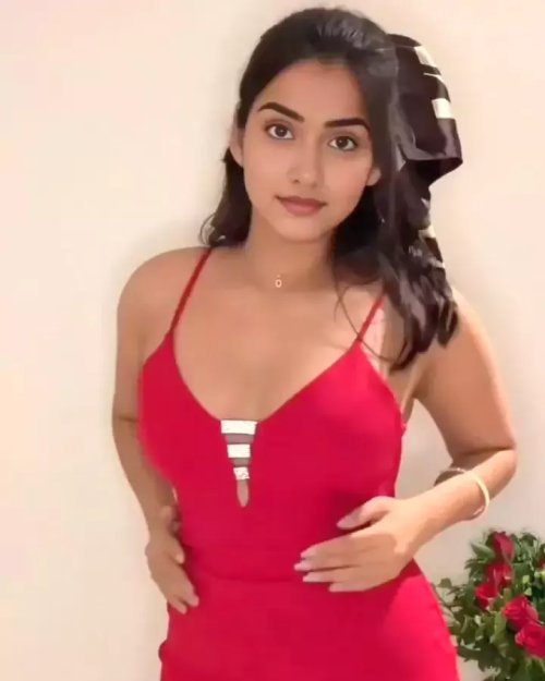 Call Girls in Sector 5, Noida 9220134599 Escorts Service