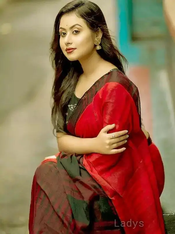 Call Girls In Noida Sector 18 Atta Market 8795839192