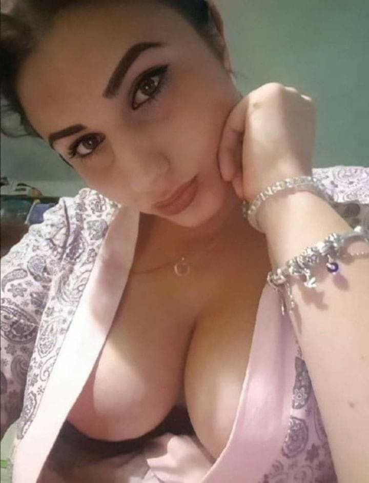 9220910337 Call Girls In Pandav Nagar Delhi Escorts in Delhi