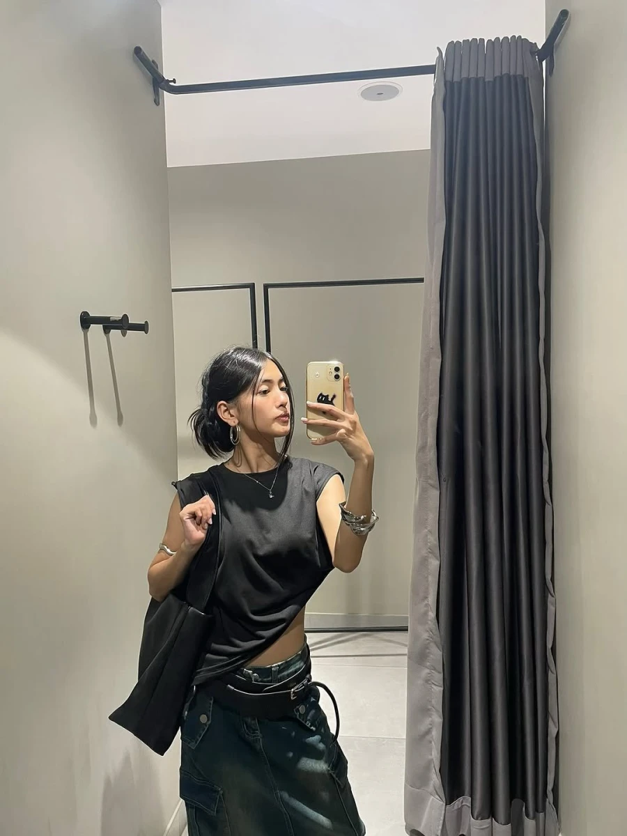 (BJ Expert) Call Girls In Kailash Colony Metro Station — 9220592151 Delhi Female Escorts in Delhi